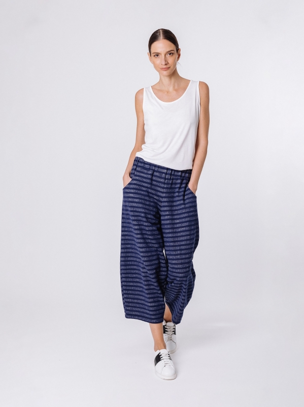 Cropped trousers with blue melange stripes