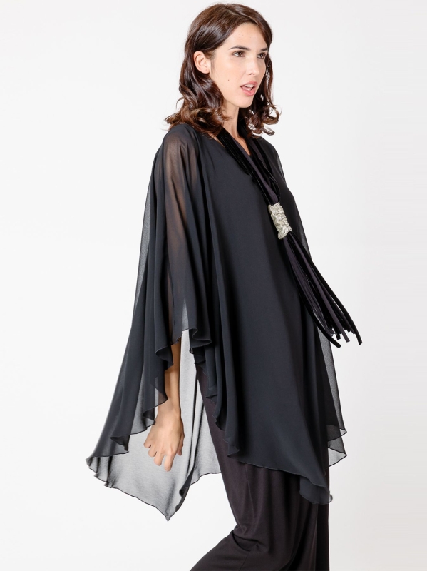 Abito doppio strato con poncho in chiffon