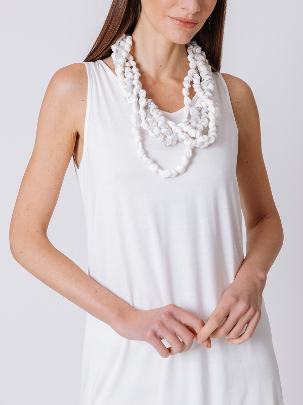 Knotted necklace