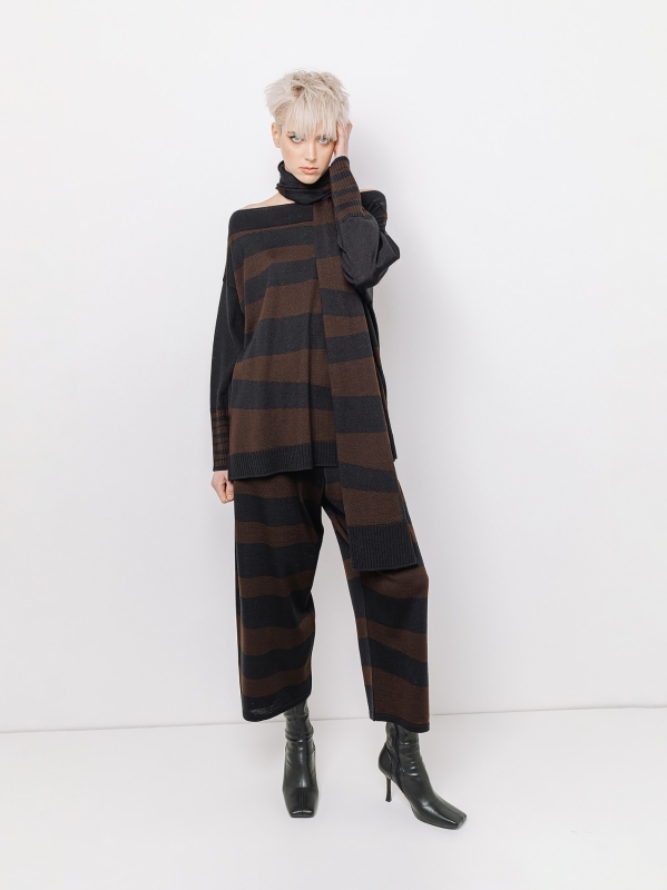 Gaucho trousers with irregular stripes