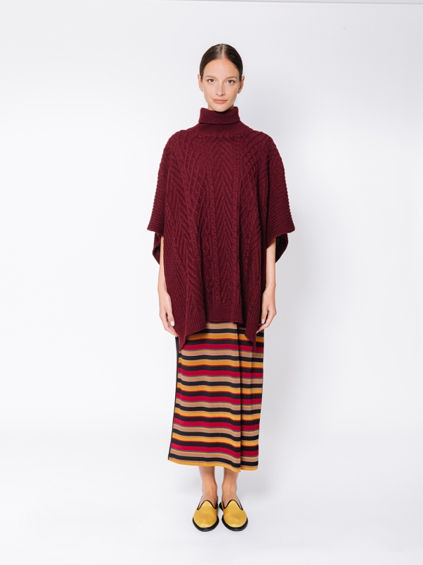 Poncho in maglia con losanghe