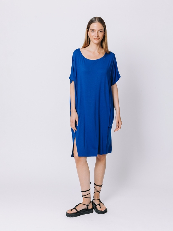 Midi dress with knot 