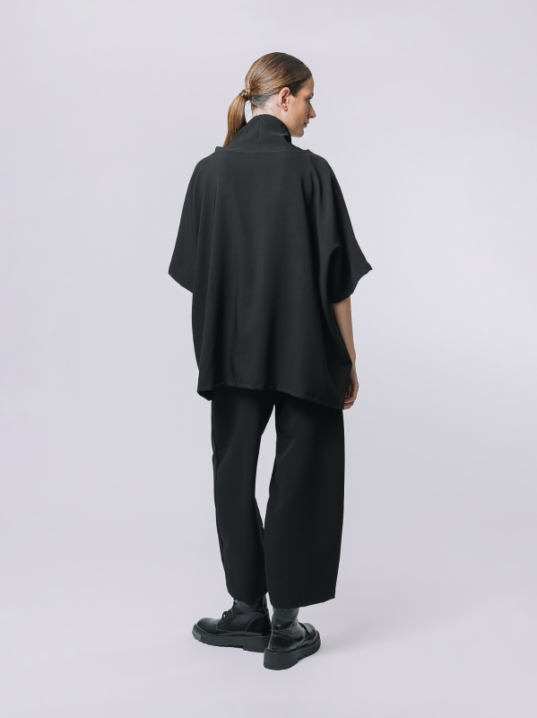 Oversized ultralight sweater with drawstring