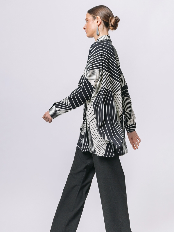 Oversized shirt OPTICAL print