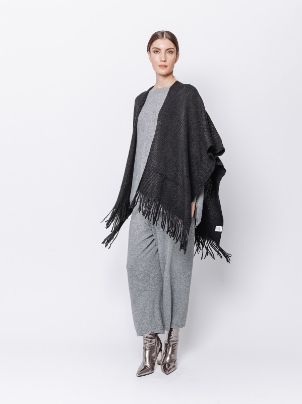 Cape with fringes