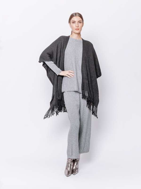 Cape with fringes